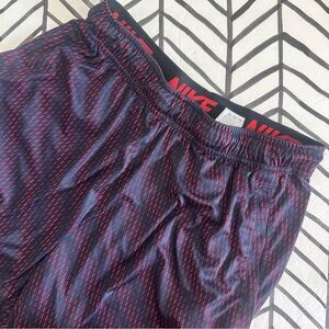 Nike Dri Fit Size M Navy and Red Knee Length Basketball Shorts